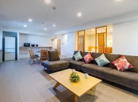 A3 Maximum 8 people OK! Perfect for families and groups! Free parking for up to 2 cars! Walking distance to the beach & many restaurants A3コーディアルステイ