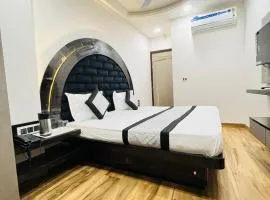 Hotel Red Stone Inn Walkable from New Delhi Railway Station