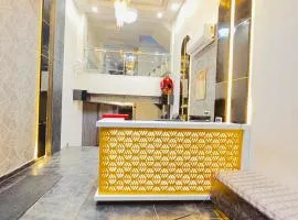 Hotel Red Stone Inn Walkable from New Delhi Railway Station