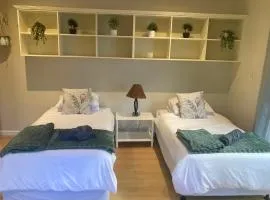 Cozy garden Guest Suite in charming Claremont