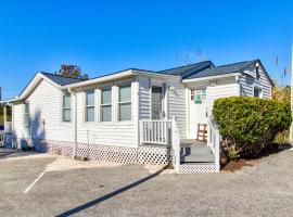Seaside Cottage A by Carolina Beach Realty, βίλα σε Carolina Beach