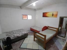 Hostel Teacher Elpidio, luxuskemping Bel&eacute;mben