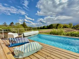 Maison des Chênes 64 - Entire house with Heated Pool & Spa, hotel a Boucau