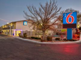 Motel 6 Santa Fe, hotel v destinaci Santa Fe