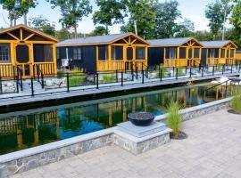 PHOEBE LIMIT 3 cabin