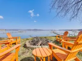 Lake Wisconsin Retreat with Dock Great for Groups!