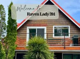 Raven Lady #201- Ucluelet Sleeps 6 Pet Friendly