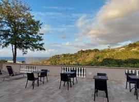 Residenza La Grazia Tropea - Free Parking -, serviced apartment in Tropea