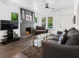 Charming 2 Bedroom Bungalow with wifi and AC in lovely Atlanta, bungalow en Atlanta