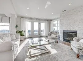 Walk to Rye Harbor State Park Home with Ocean Views