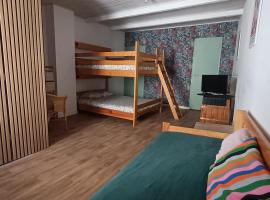 Chambre d'hôte Les Maisons de Gaïa, hotel v destinaci Tuchan