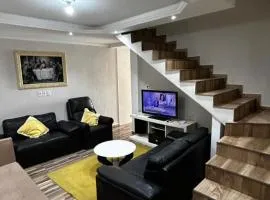 Casa da família em Aparecida tv wi fi 4 banheiros à 5 min da Basílica
