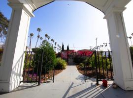 LA Charming Bungalow