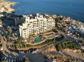 Romantic Escape with view of the iconic Cabo arch!, hotel en Cabo San Lucas