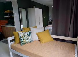 Anna's Place, beach hotel in Jeffreys Bay