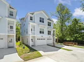 Brand New LUX Townhome-Mins to Beaches, Game Room!