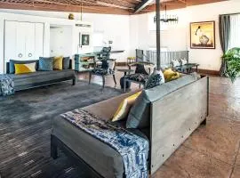 Heart of Vibrant Railyard-Downtown Loft with Radiant Heat and Deep Luxurious Soaking Tub