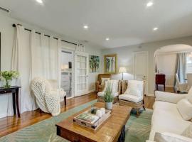 Happy Coastal Cottage for 6, ξενοδοχείο σε Τζάκσονβιλ