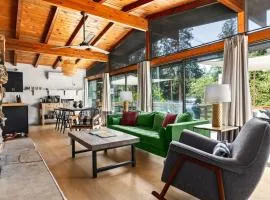 Modern 2 Bedrm Kids, Dog, Hot Tb, Game Room, 9 min Bass Lake