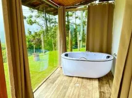 Espaço com hidromassagem lareira e Wi Fi