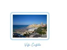 Alloggio fronte mare e vista castello