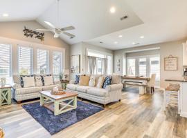 Surf City House about 400 Ft Walk to Beach with Decks!, hotel in Surf City