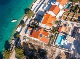Seaside family friendly house with a swimming pool Sparadici, Sibenik - 24200