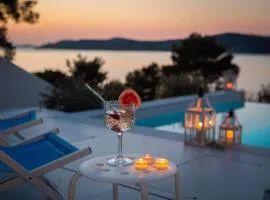 Seaside family friendly house with a swimming pool Sparadici, Sibenik - 24200