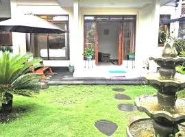 Suci's Friendly Garden Cottage