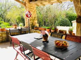 Le Mas Brant&ocirc;me, hotel con estacionamiento en Brant&ocirc;me
