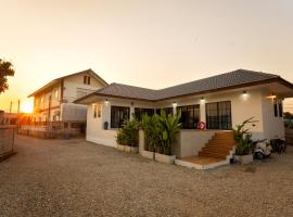 Homey Time Pool Villa ChiangKhan พูลวิลล่า เชียงคาน, villa em Chiang Khan