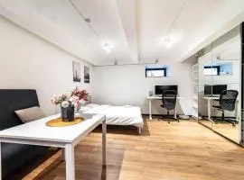 Dana-Entire Apartment Very Quiet and Central 2