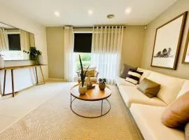 Lyndhurst 4 room retreat