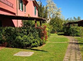 Hotel Il Cipresso, hotel v destinaci Capalbio
