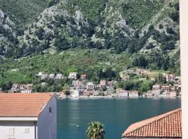 Megy Apartment with parking and sea view