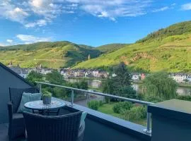 Happy Place Ferienwohnung mit Moselpanoramablick, Dachterrasse und Sauna
