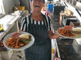 Bar Ang Guesthouse, homestay in Battambang