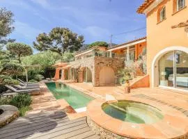 VILLA LES PINS