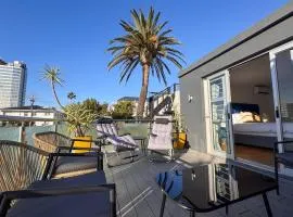 Urban Oasis Penthouse-Jacuzzi!