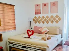 Olango Island Affordable Guest House - King size bed, Hot shower, Netflix