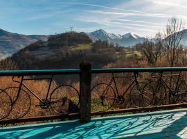 Terrafirma 40m2 Flat with Private 20m2 Terrace on D918 Ideal for Cyclists, hotel v destinaci Arras-en-Lavedan