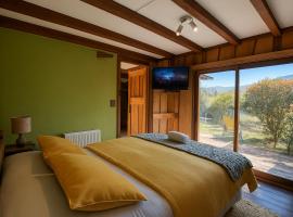 Cabañas Pewma Futrono, hotel in Futrono