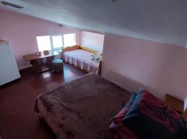 Готель Grand, Hotel in Stantsiya Rokitno Volynskoye