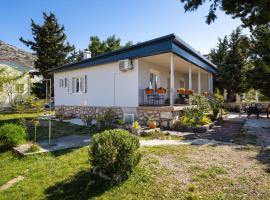 2 Bedroom Beautiful Home In Starigrad, Hotel in Starigrad-Paklenica