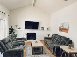 Delightful 4BR Home Nr Downtown Reno w Fireplace