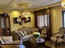 Alouts room, hótel í Amman