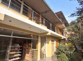 Hospedaje Posada Andina, hotel v destinaci Cocachacra