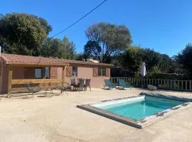 Petit chalet d’été avec piscine privée chauffée