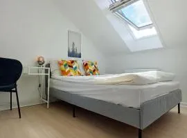 Bright Double Room with Free Parking