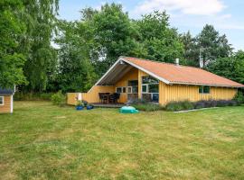 Family-Friendly Cottage Near The Beach, hotel a Gilleleje